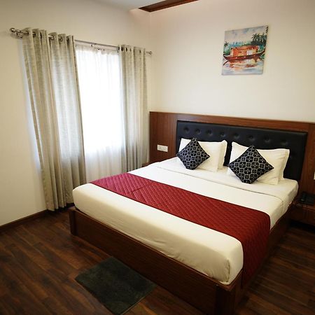 Four N Square Residency Hotel Палакад Екстериор снимка