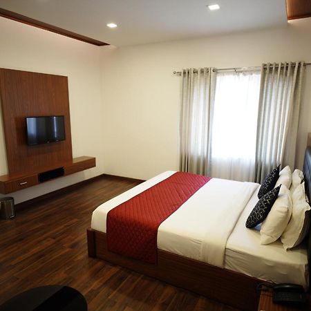 Four N Square Residency Hotel Палакад Екстериор снимка