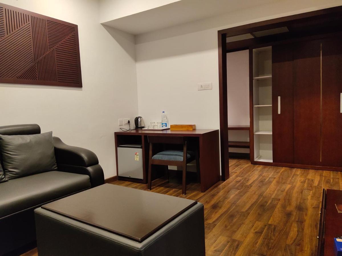 Four N Square Residency Hotel Палакад Екстериор снимка