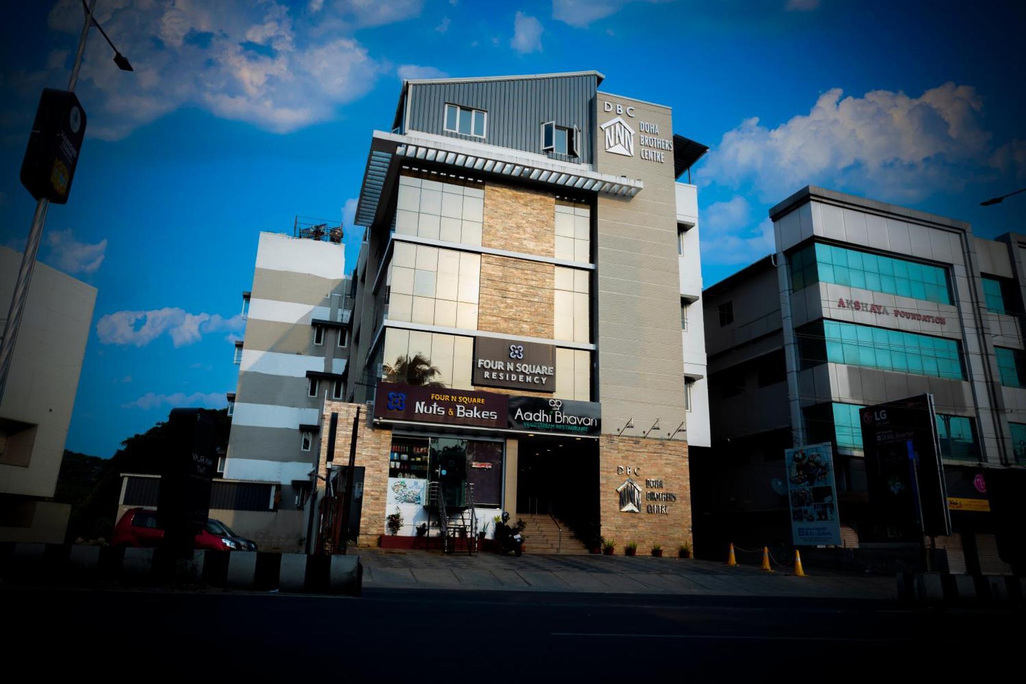 Four N Square Residency Hotel Палакад Екстериор снимка