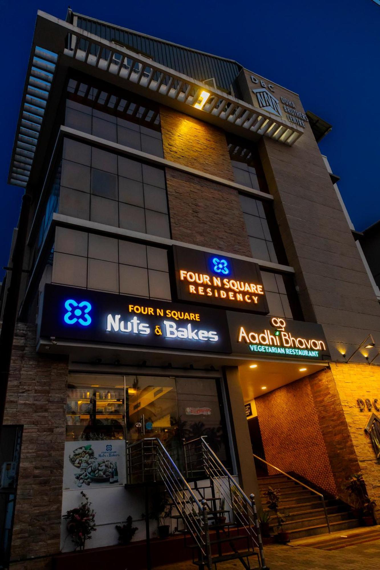 Four N Square Residency Hotel Палакад Екстериор снимка