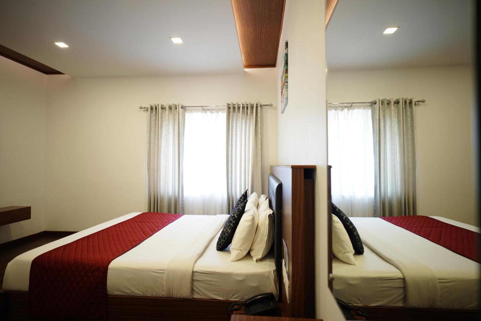 Four N Square Residency Hotel Палакад Екстериор снимка