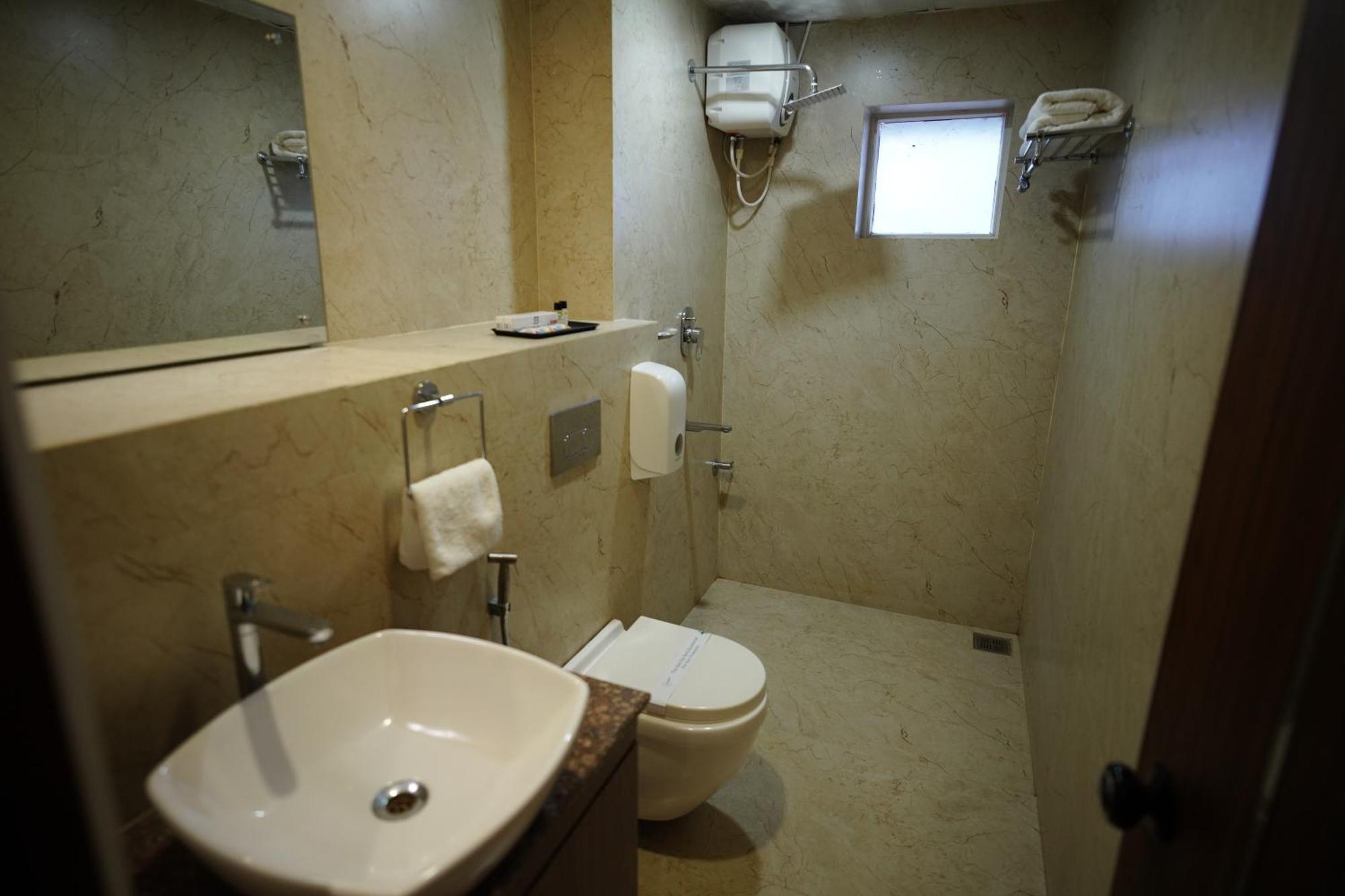 Four N Square Residency Hotel Палакад Екстериор снимка
