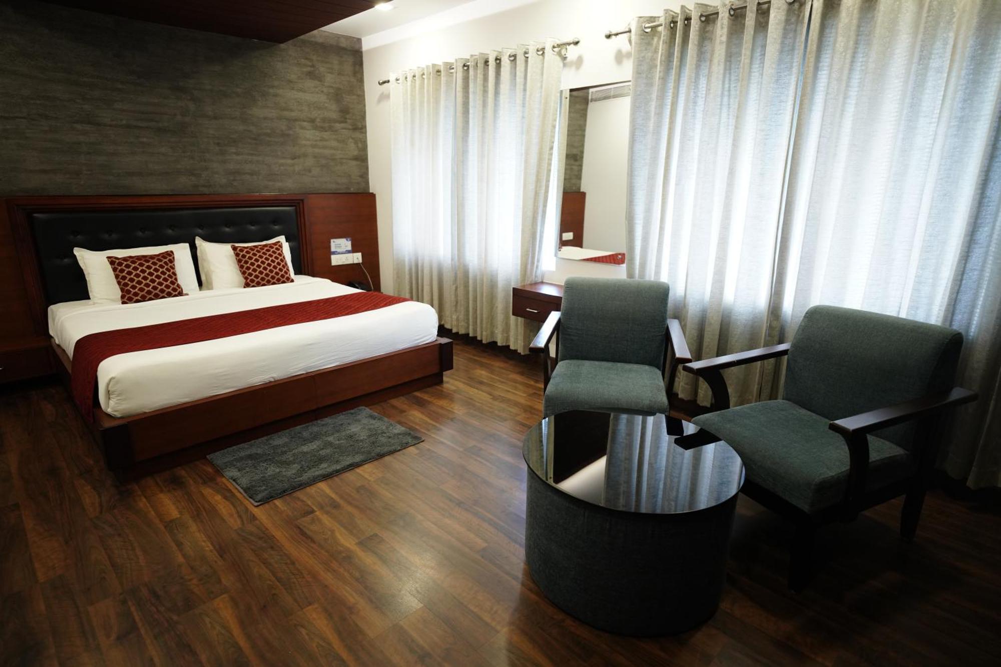 Four N Square Residency Hotel Палакад Екстериор снимка