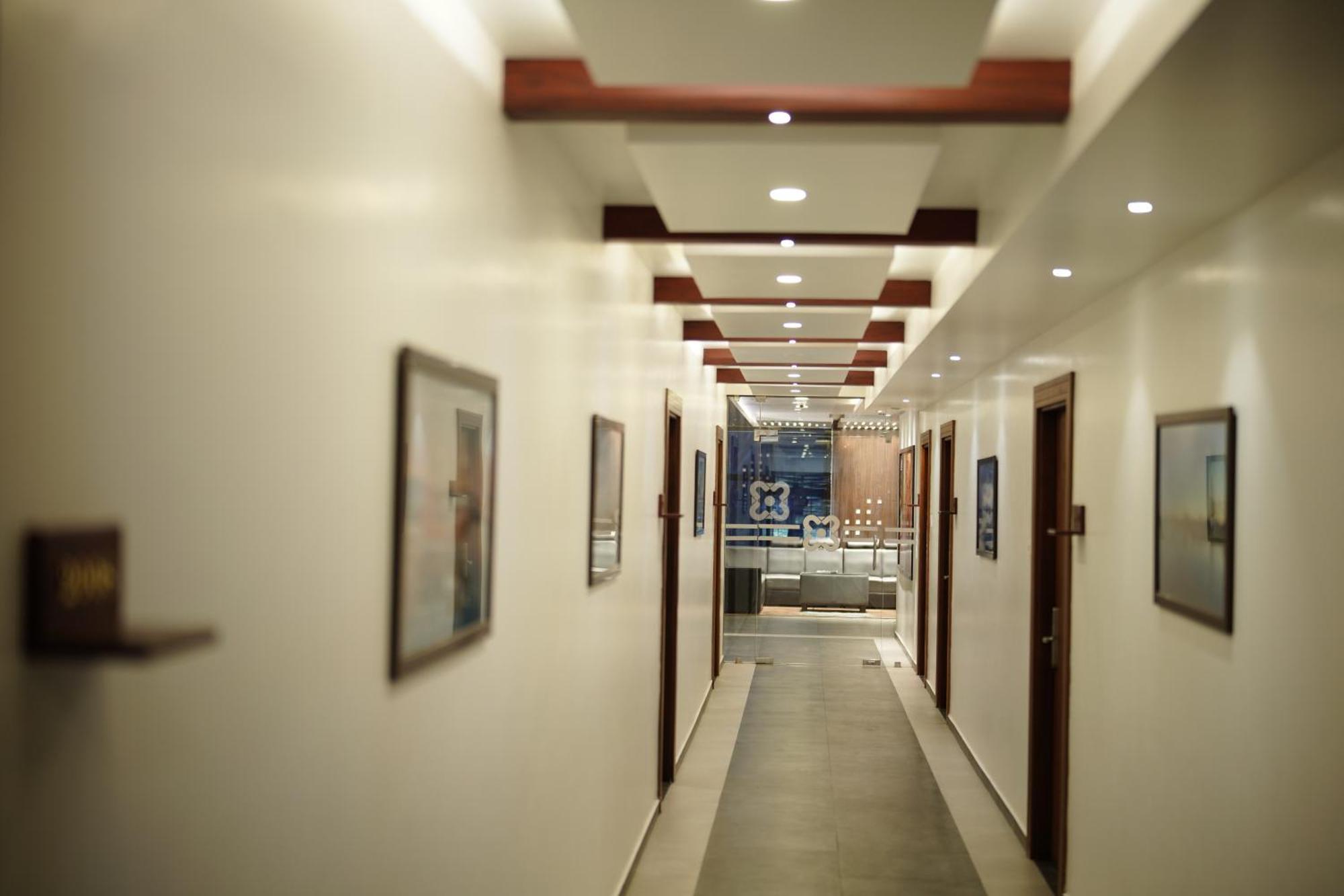 Four N Square Residency Hotel Палакад Екстериор снимка