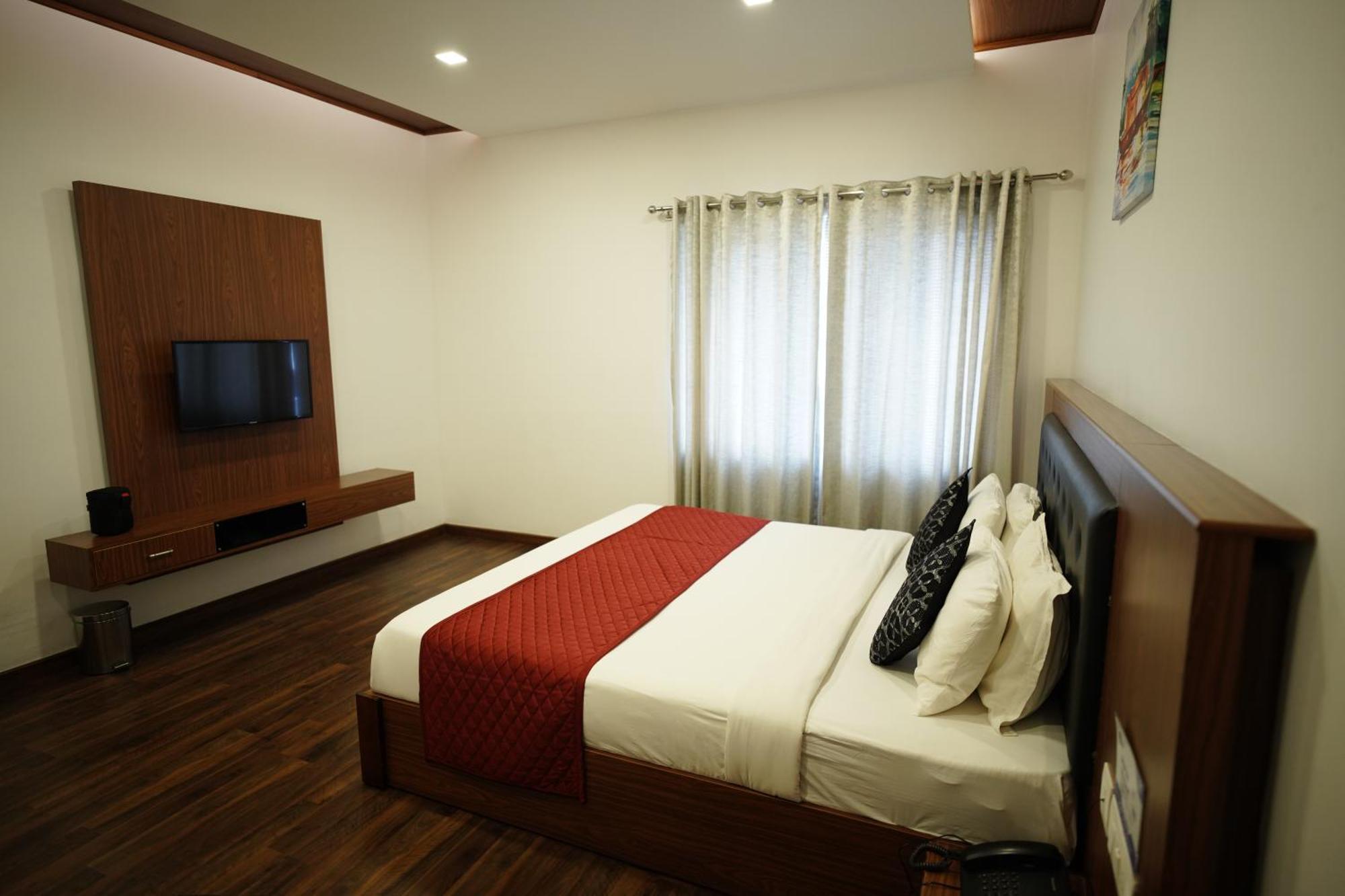 Four N Square Residency Hotel Палакад Екстериор снимка