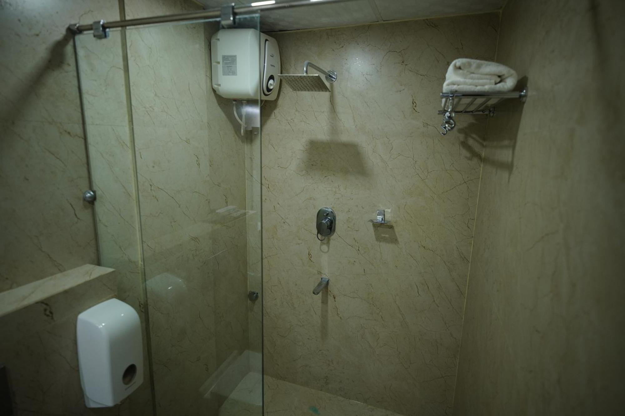 Four N Square Residency Hotel Палакад Екстериор снимка