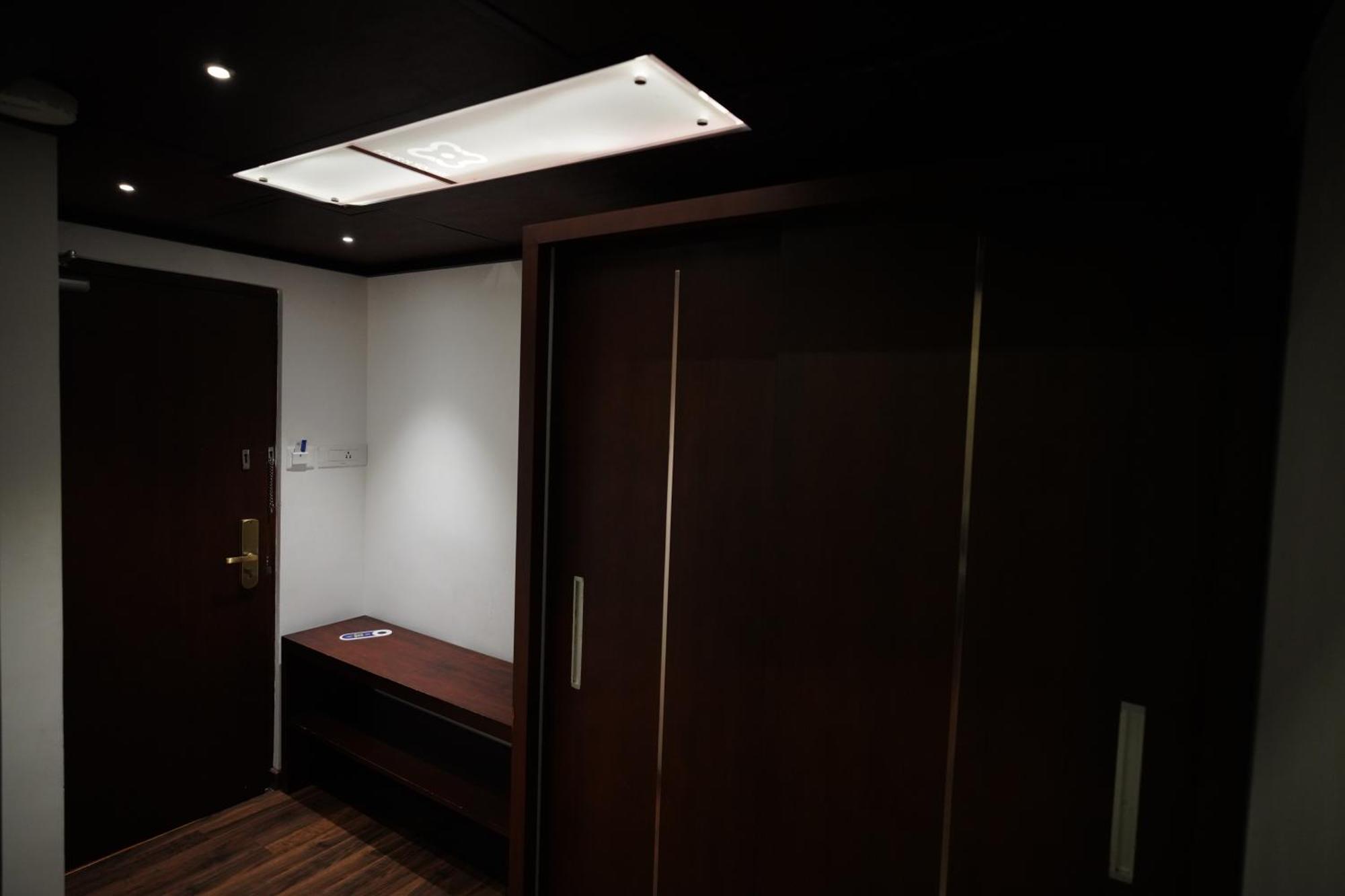 Four N Square Residency Hotel Палакад Екстериор снимка