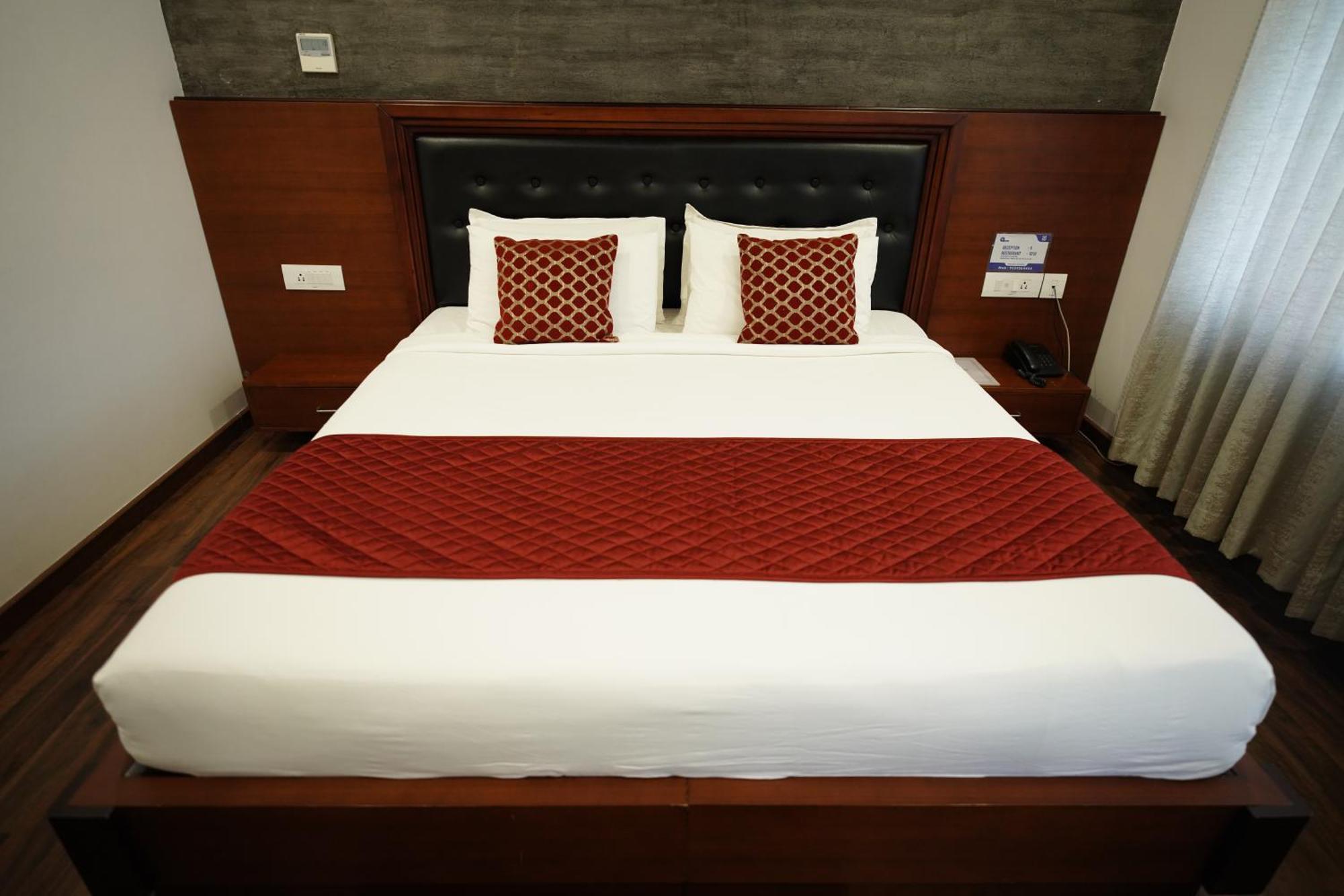 Four N Square Residency Hotel Палакад Екстериор снимка