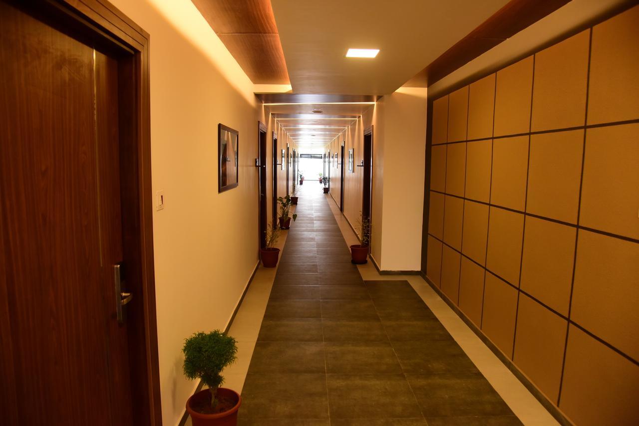 Four N Square Residency Hotel Палакад Екстериор снимка